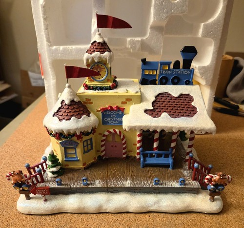 Hawthorne village rudolphs - village,